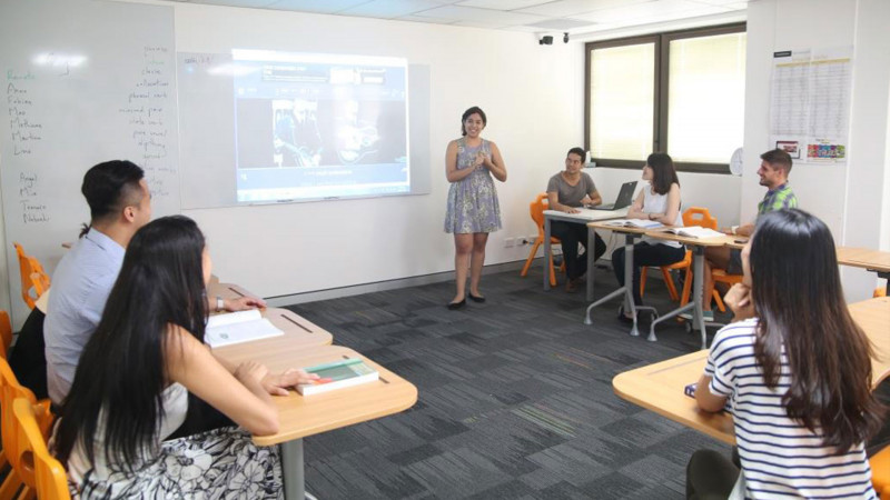 English-Unlimited-Estudantes-durante-aula