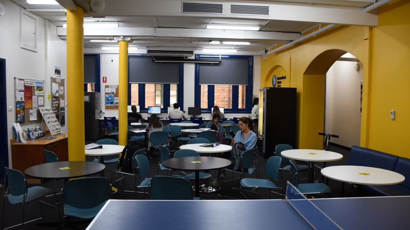 IhBC-Sydney-Estudantes-Area-Comum-e-Vending-Machines
